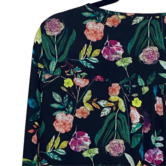 Chelsea and Theodore Top Black Multi Pattern Floral - Picture 5 of 13